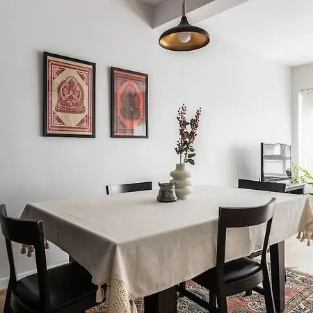 Διαμέρισμα Spacious W/ Amazing Location *