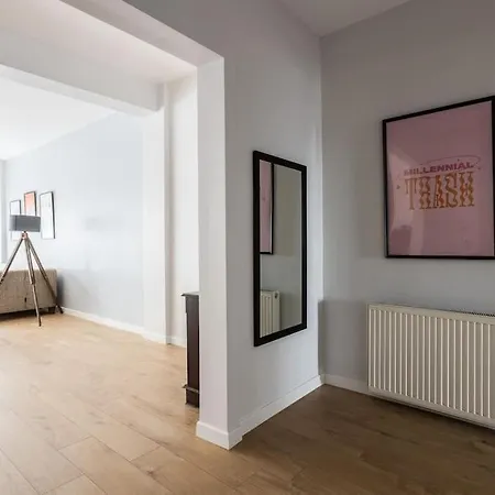 Spacious Apt W/ Amazing Location * Istanbul