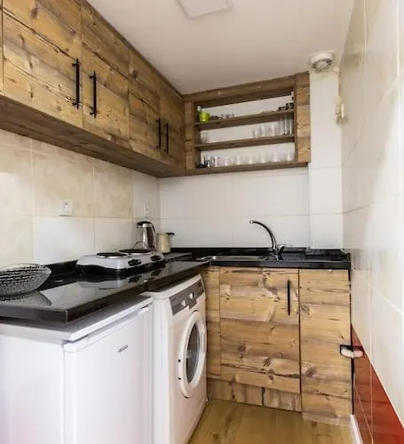 Spacious W/ Amazing Location * Istambul