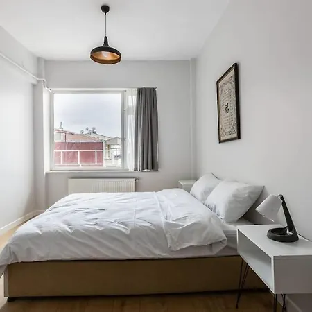 Spacious W/ Amazing Location Istanbulská provincie