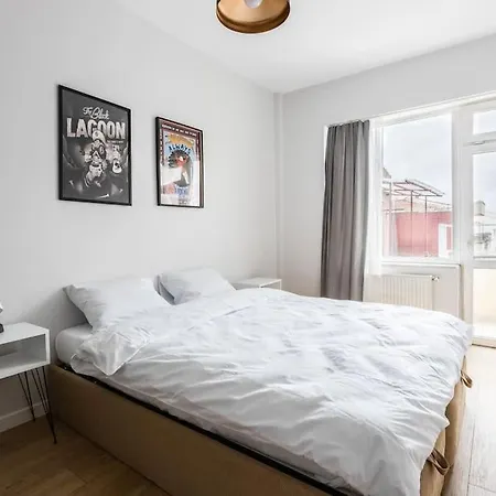 Spacious W/ Amazing Location Apartmán *