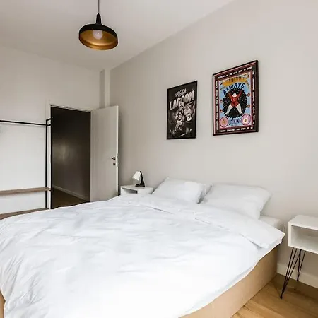 Spacious W/ Amazing Location Apartmán